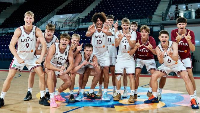 Attēls rakstam: Latvijas basketbolisti ar Franciju spēlēs Eiropas U16 čempionāta finālā
