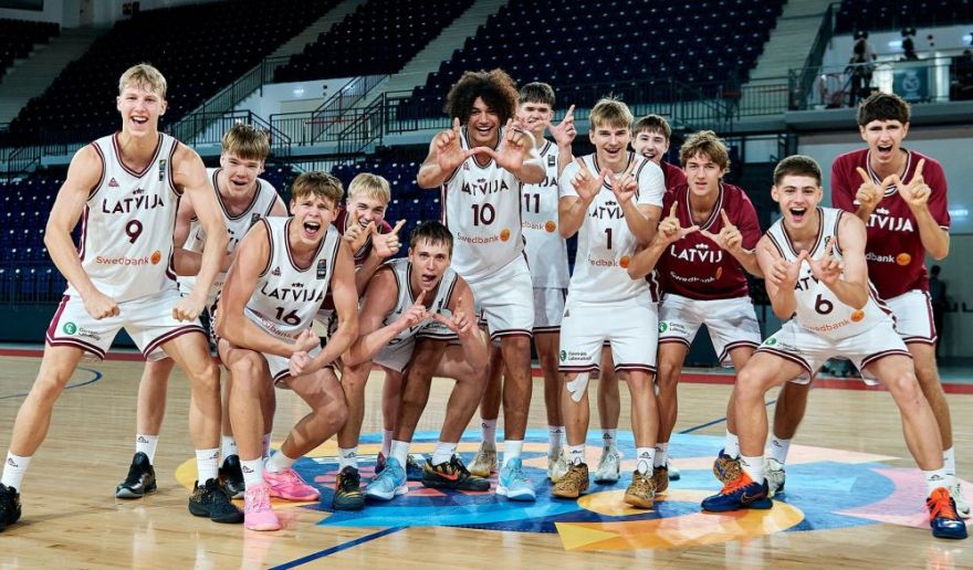 Latvijas basketbolisti ar Franciju spēlēs Eiropas U16 čempionāta finālā