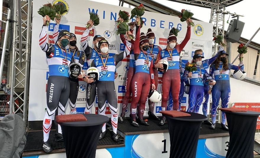 Latvijas kamaniņu braucēji triumfē Jaunā gada pirmajā stafetē Vinterbergā