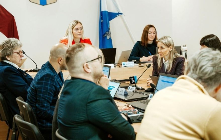"Latvijas pasts" nesniedz skaidru atbildi par iespēju pārskatīt lēmumu slēgt nodaļu Carnikavā