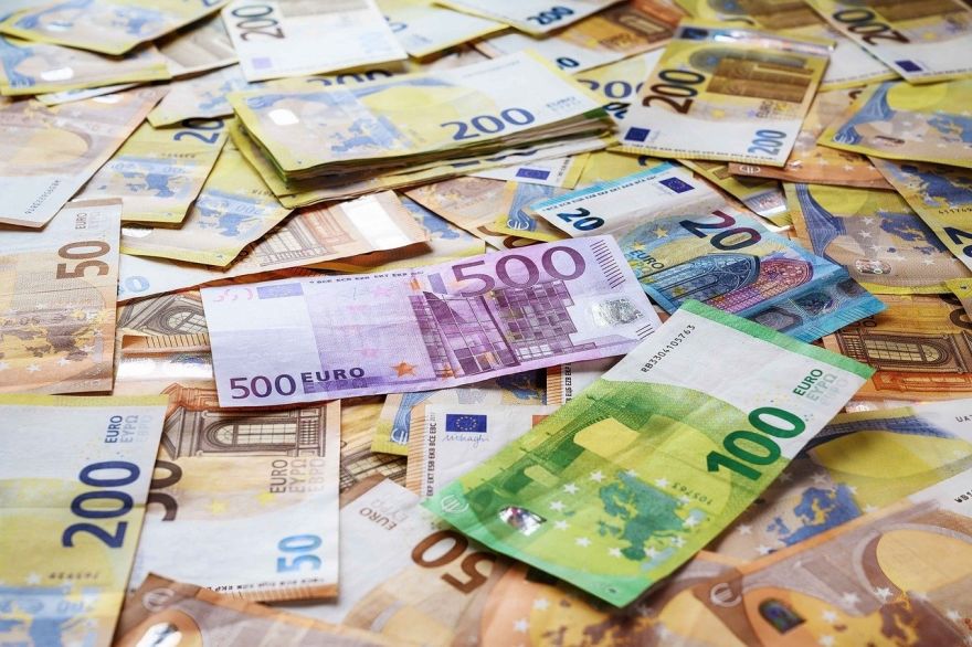 LBAS un LIZDA iebilst pret 8 miljonu eiro pārdalīšanu no IZM uz VM, vērtējot to par "sarīdīšanu"