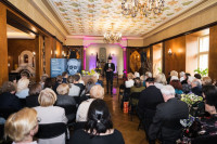 Foto: Romantiskais brīvības bruņinieks. Leonam Briedim veltītā piemiņas grāmatā apkopotas dzejniekam tuvu cilvēku atmiņas