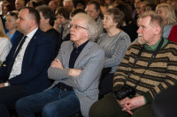 Foto: Romantiskais brīvības bruņinieks. Leonam Briedim veltītā piemiņas grāmatā apkopotas dzejniekam tuvu cilvēku atmiņas