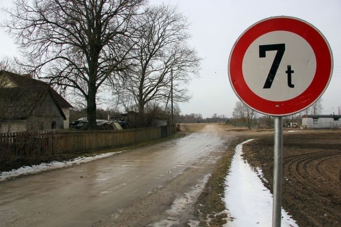 Lētas karameles uzvar latviešu tradīcijas