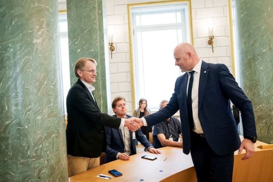 "Liekēžu perēkļi ir jālikvidē!" Sociālajos tīklos vētraini reaģē par Kulberga aicinājumu pārskatīt NVO finansēšanu