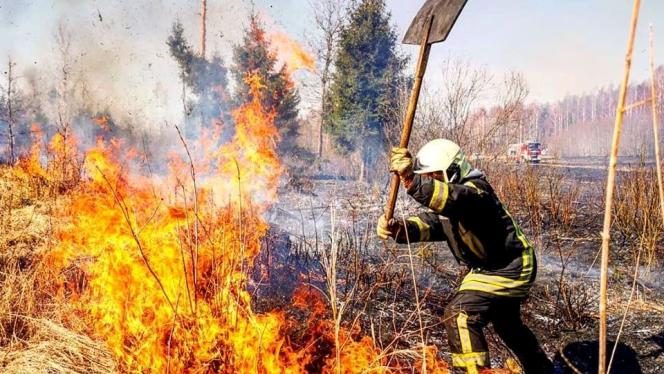 Attēls rakstam: Lieldienu brīvdienās dzēsti plaši ugunsgrēki; Babītes pagastā degusi saimniecības ēka