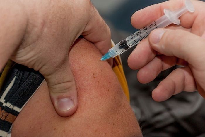 Liels pieprasījums pēc valsts apmaksātajām gripas vakcīnām grūtniecēm un bērniem