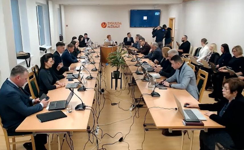 Līgu Sausiņu gāž no Siguldas novada domes priekšsēdētājas amata