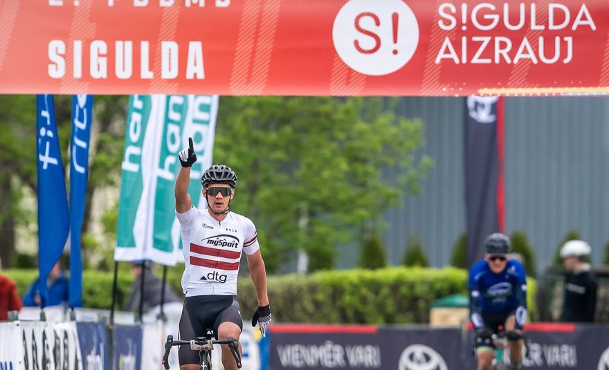 "LVM MTB un Gravel maratona" posmā Siguldas kāpumos vinnē Muižnieks un Rodionova