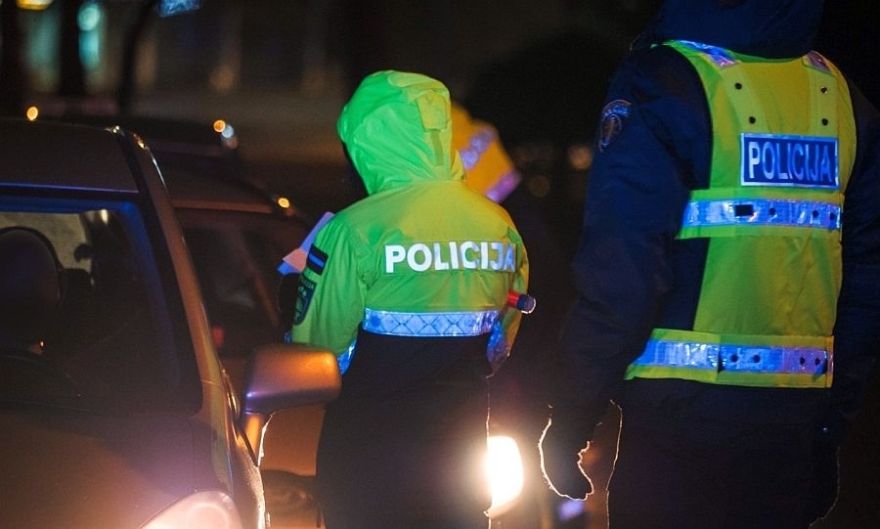 Mājsēdes kontroles laikā Jūrmalā pieķerts dzērājšoferis, Salaspilī – agresīvs gājējs