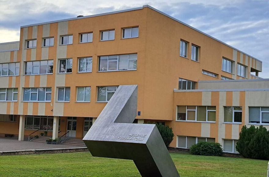 Mālpils vidusskola saņem 5000 eiro finansējumu sporta dzīves uzlabošanai