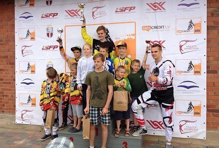 Mārupes BMX kluba braucējiem trīs uzvaras Smiltenē