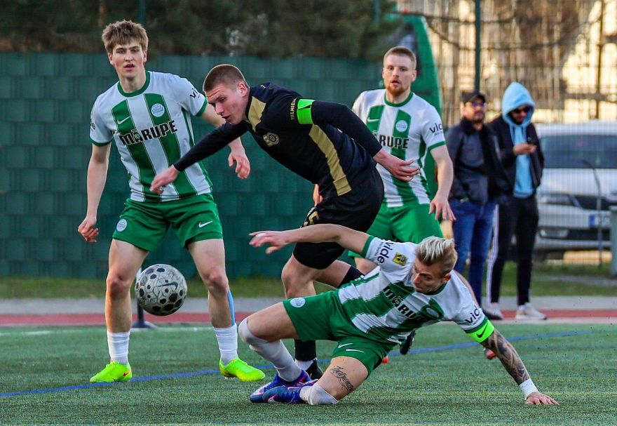 Mārupes futbolisti pārtrauc triju neuzvarēto spēļu sēriju, olainietes ielaiž septiņus vārtus (papildināta)