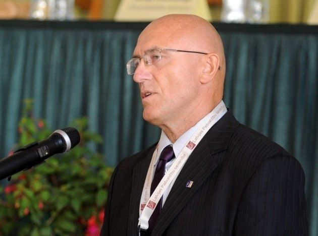 Mārupes mērs "Vienotības" vietā izvēlas "stiprāku komandu"; partija viņu svītrojusi no savām rindām (papildināta)