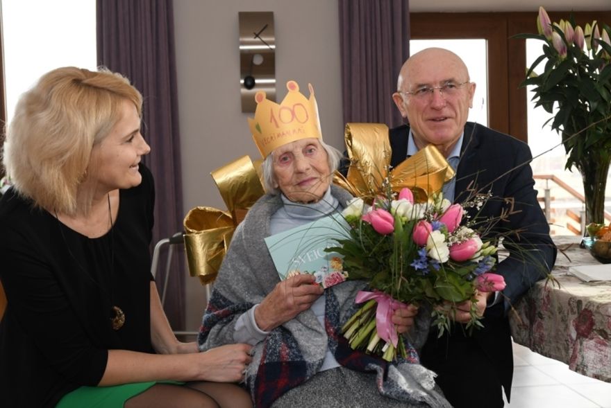Mārupes novadā sveikta simtgadniece