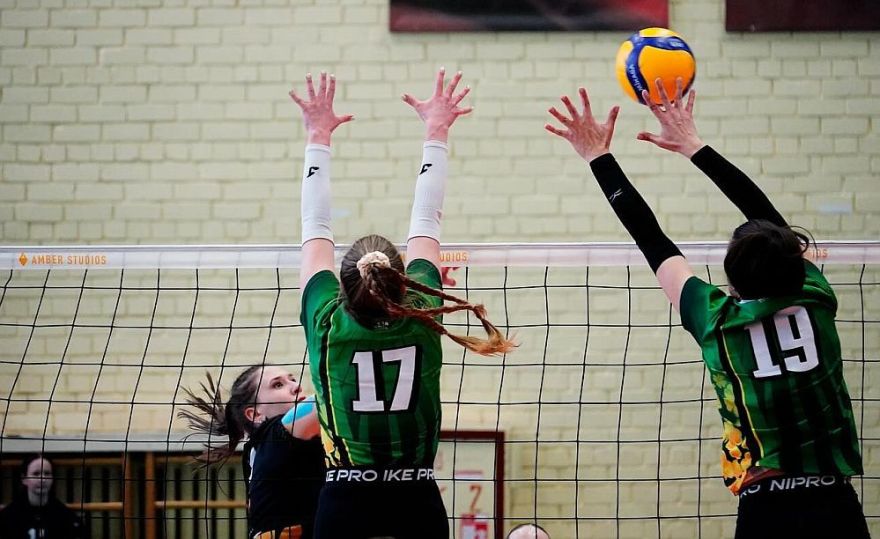 Mārupes sporta centra volejbolistes pārliecinoši pieveic čempiones