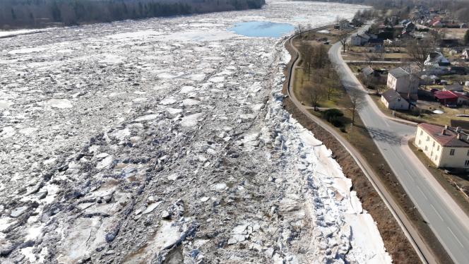 Attēls rakstam: Mazinās ledus sastrēgums Pļaviņu ūdenskrātuvē