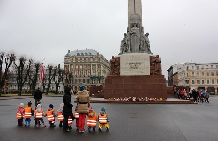 Mēs maza cilts, mēs būsim lieli tik, cik mūsu griba /Rainis/