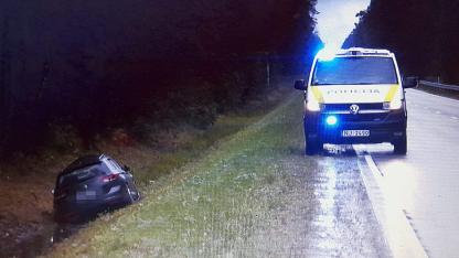 Attēls rakstam: Mīklaina autoavārija Ropažu novadā; vainīgo atrada zem spēkrata