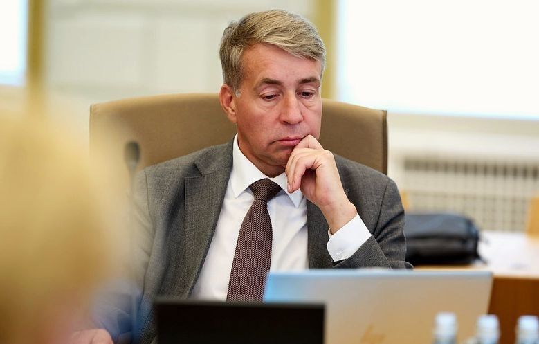 Ministrs: Šobrīd nekādas diskusijas par bērna kopšanas atvaļinājuma ilguma samazinājumu LM nenotiek