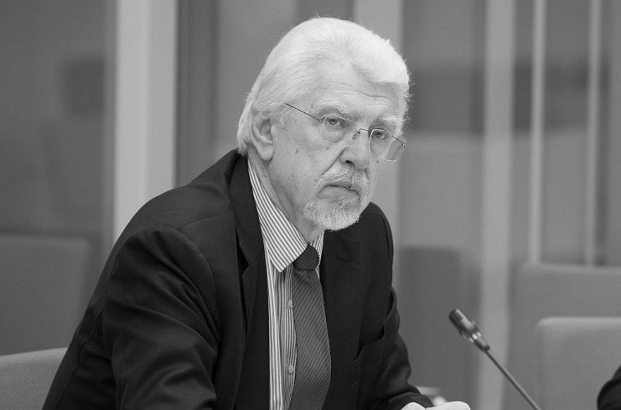 Miris Saeimas deputāts Ojārs Ēriks Kalniņš