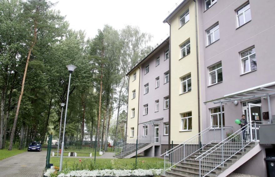 Muceniekos turpinās vietējo iedzīvotāju satraukums par drošību pie stadiona, pieturvietās un patvēruma meklētāju centra apkārtnē