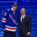 Attēls rakstam: Mums ir jauns NHL drafta rekordists: Alberts Šmits nonāk Ņujorkas "Rangers"