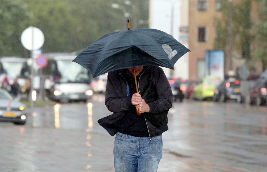 Nākamnedēļ bez jakas neiztikt - pēc siltajām dienām gaidāms būtisks temperatūras kritums