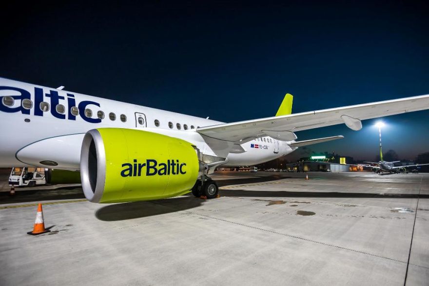 "Naudas bēršana tumšā akā" vai vienīgā iespēja? Saeimā asas debates par "airBaltic"