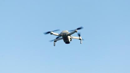 Attēls rakstam: Nav zināms, kas par lidaparātu pietuvojās Latvijas gaisa telpai; šūnu apraidē "meklē līdzsvaru"