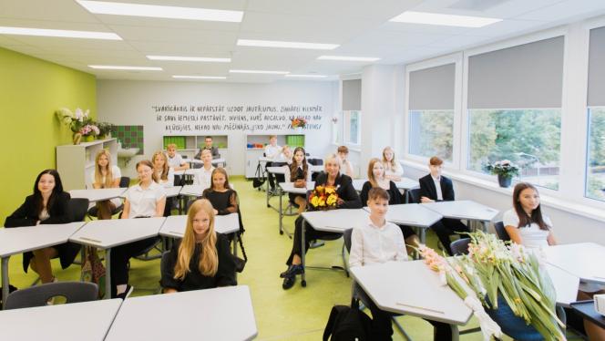 Attēls rakstam: Ne tikai skolēniem – kam Jūrmalā pienākas 100 eiro pabalsts mācībām?