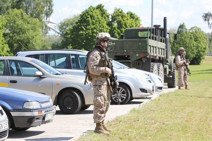  Ne visi ādažnieki pie armijas klātbūtnes pieraduši