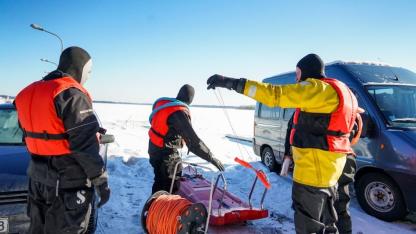 Attēls rakstam: Nedēļas nogalē Lielajā Baltezerā un Jūrmalā no ledus krastā nogādāti četri cilvēki
