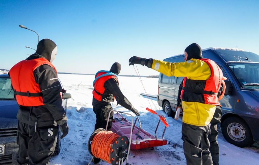 Nedēļas nogalē Lielajā Baltezerā un Jūrmalā no ledus krastā nogādāti četri cilvēki