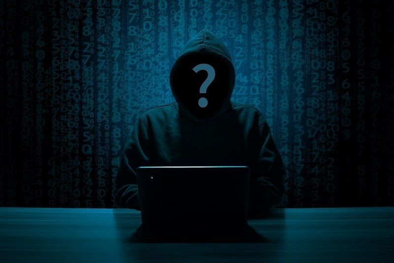 Neejiet uz randiņiem ar kibernoziedzniekiem! Drošības padomi par iepazīšanos internetā