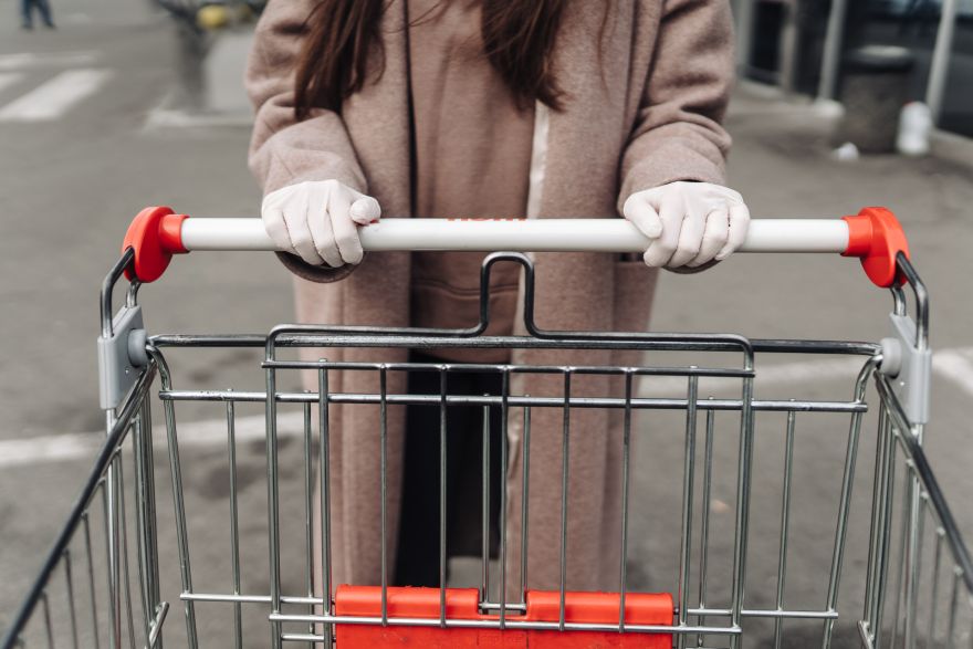 “Neizpērciet griķu plauktus tukšus…” eksperte brīdina par pārtikas cenu kāpumu