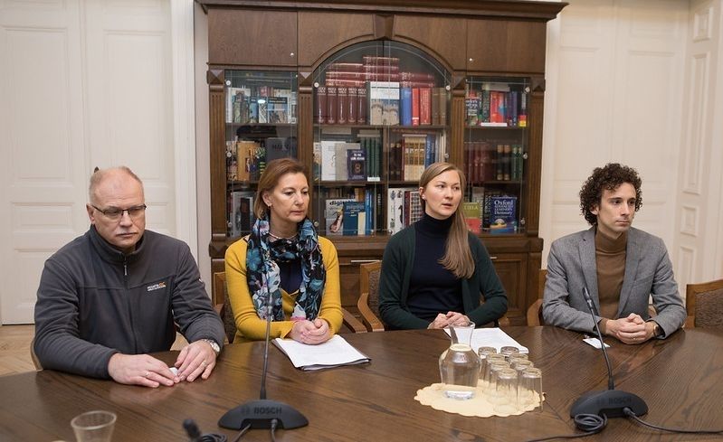 Nepanākuši vienošanos par atalgojuma garantiju izpildi, mediķi turpinās akcijas