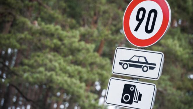 Attēls rakstam: No ceturtdienas Latvijā nedrīkstēs braukt ātrāk par 90 km/h. Izņēmums būs Siguldas šoseja