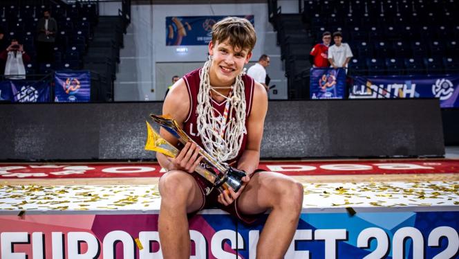 Attēls rakstam: No Jūrmalas laukumiem līdz Eiropas zeltam: jaunais basketbola talants pārraksta vēsturi!