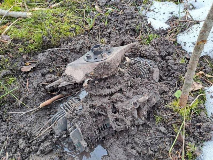 No Krievijas ielidojušais drons Krāslavas novadā eksplodējis kilometra attālumā no Svariņu pagasta centra (+foto)