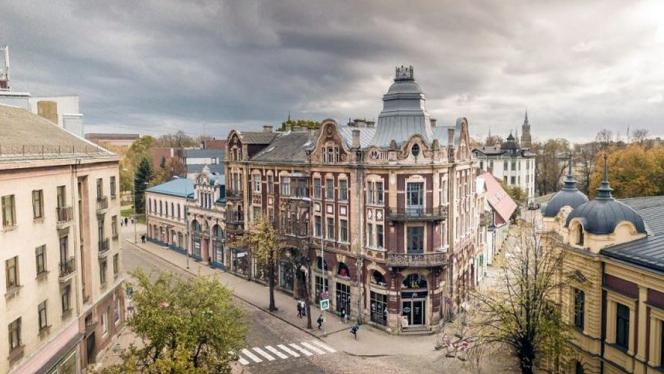 Attēls rakstam: Noķert vēju aiz astes. Pavasarīga pastaiga Liepājā