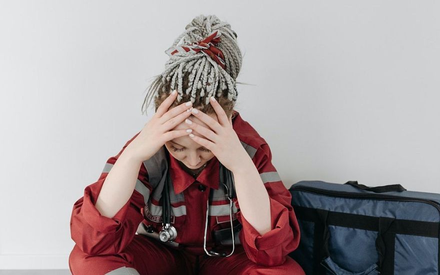 Noteiks bargāku sodu par uzbrukumu  NMPD darbiniekam