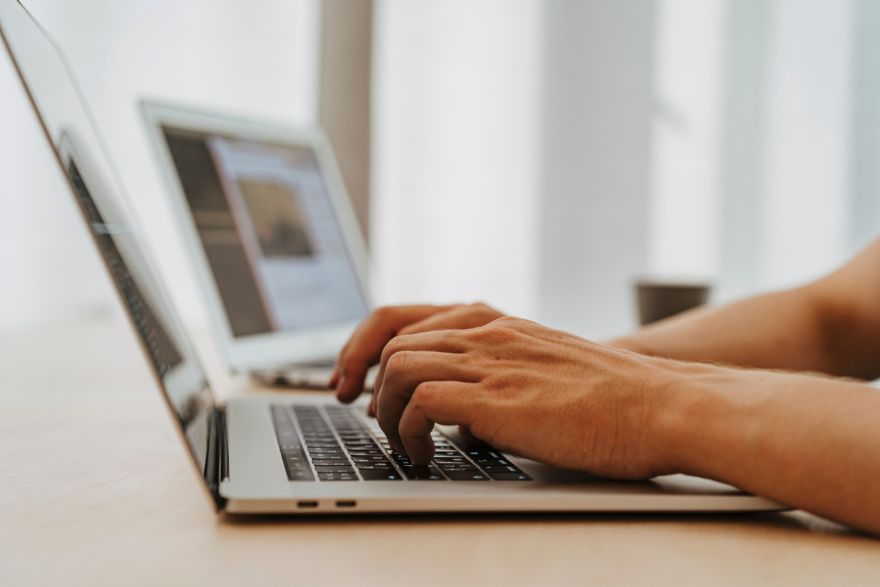 Noziegums vai labs darbs, par ko jāatalgo? Saeimā vērtēs, ko darīt ar "baltajiem hakeriem"