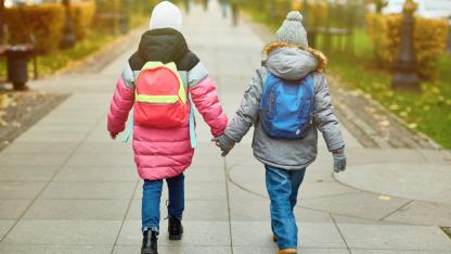 Attēls rakstam: Obligātais mājasdarbs vecākiem līdz 1. septembrim: Kā droši sagatavot bērnu skolai?