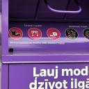 Attēls rakstam: Olaines iedzīvotāji apjukuši - sakrāmējuši bērnu drēbes, kas kļuvušas par mazu, bet sarkano tekstila konteineru pilsētā vairs nav