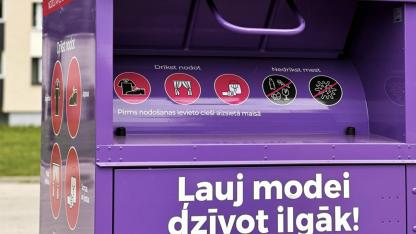 Attēls rakstam: Olaines iedzīvotāji apjukuši - sakrāmējuši bērnu drēbes, kas kļuvušas par mazu, bet sarkano tekstila konteineru pilsētā vairs nav