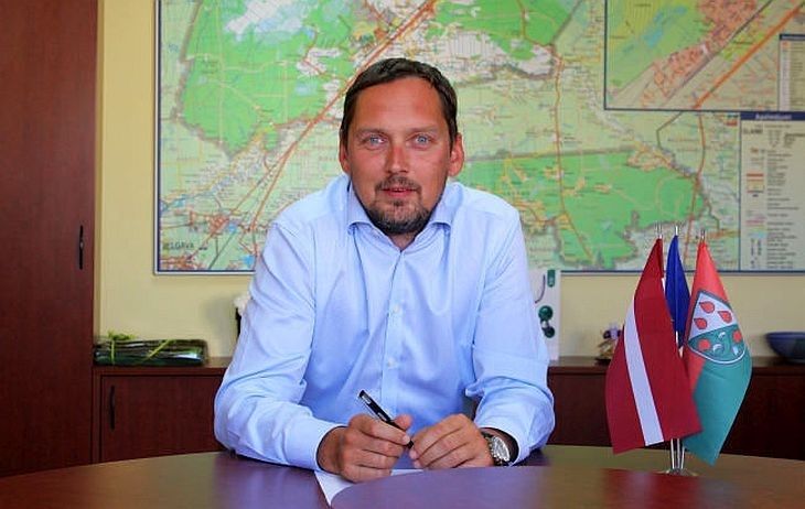 Olaines novada mērs: Covid-19 uzliesmojums pilsētā saistīts ar uzņēmumu