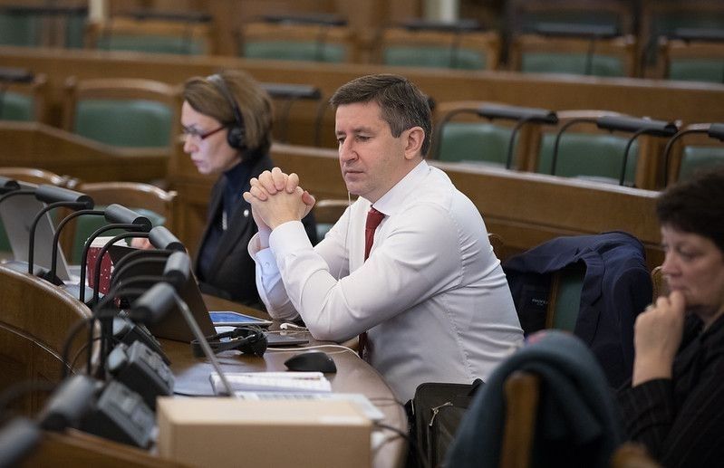 Opozīcija neapmierināta ar koalīcijas izvairīšanos debatēt par nākamā gada budžetu