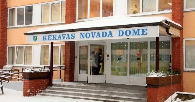 Opozīcija prasa atbrīvot no amatiem Ķekavas domes priekšsēdētājas padomnieku Volanski