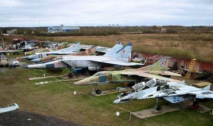 Otrdien pārvietos Rīgas Aviācijas muzeja eksponātus